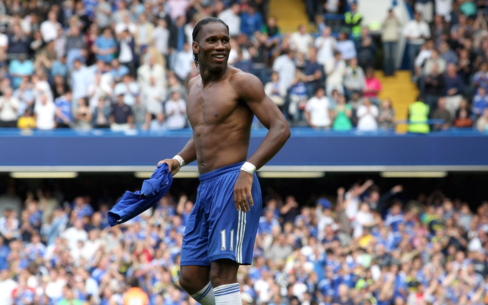 开云体育首页-巴黎主场大胜皇马，成功晋级半决赛！，巴黎3比0完胜皇马